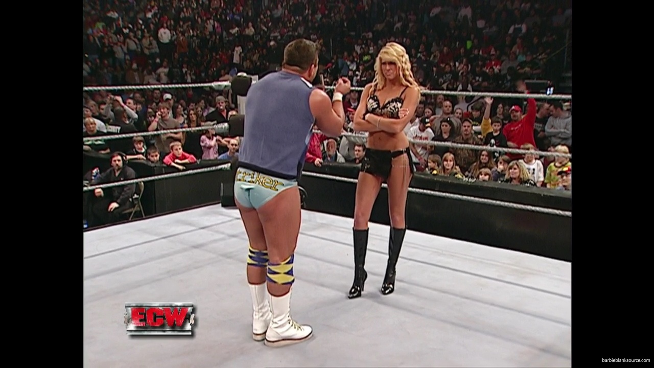 WWE_ECW_01_16_07_Kelly_Ringside_mp40253.jpg