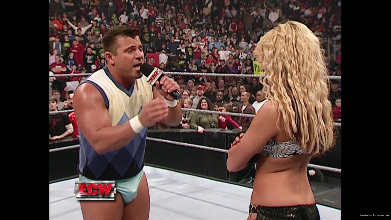 WWE_ECW_01_16_07_Kelly_Ringside_mp40255.jpg