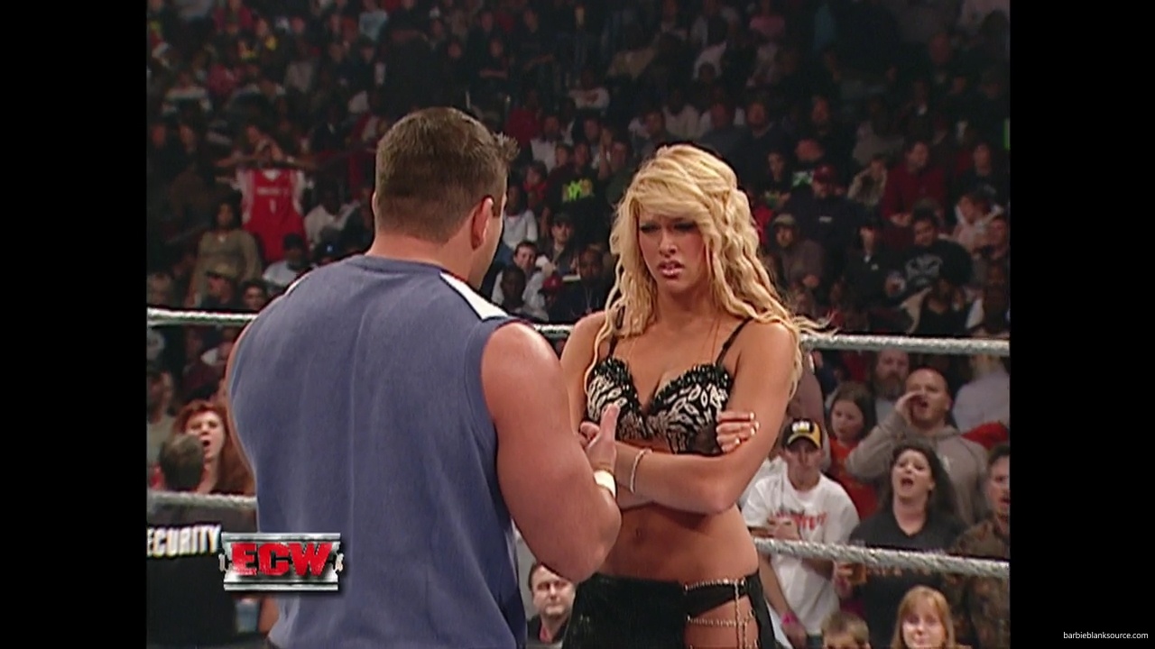 WWE_ECW_01_16_07_Kelly_Ringside_mp40261.jpg