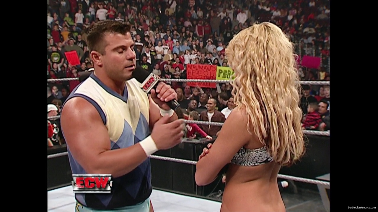 WWE_ECW_01_16_07_Kelly_Ringside_mp40265.jpg