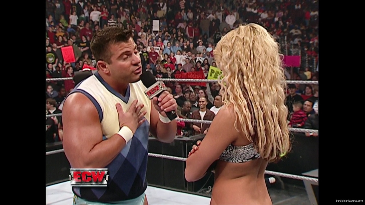 WWE_ECW_01_16_07_Kelly_Ringside_mp40267.jpg