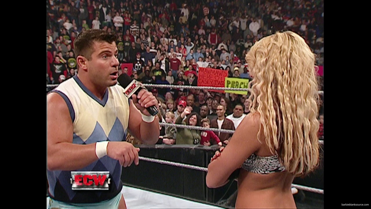 WWE_ECW_01_16_07_Kelly_Ringside_mp40276.jpg