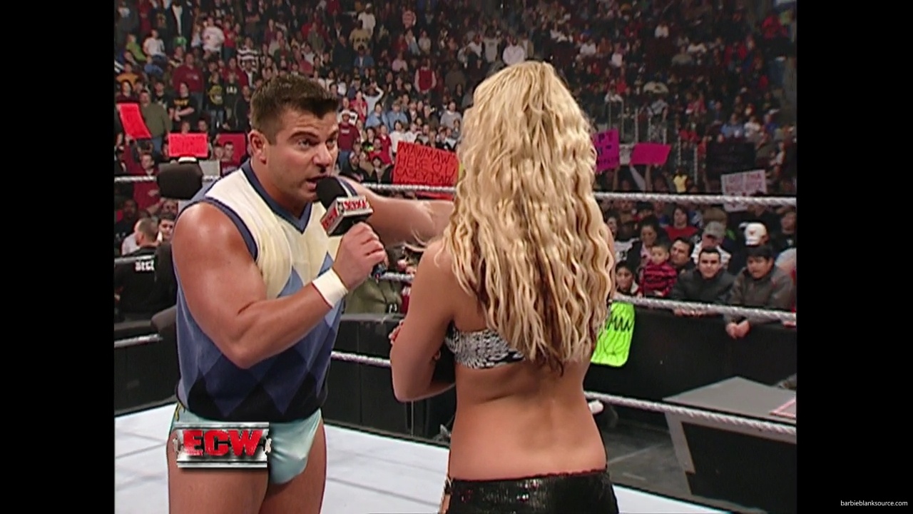 WWE_ECW_01_16_07_Kelly_Ringside_mp40279.jpg