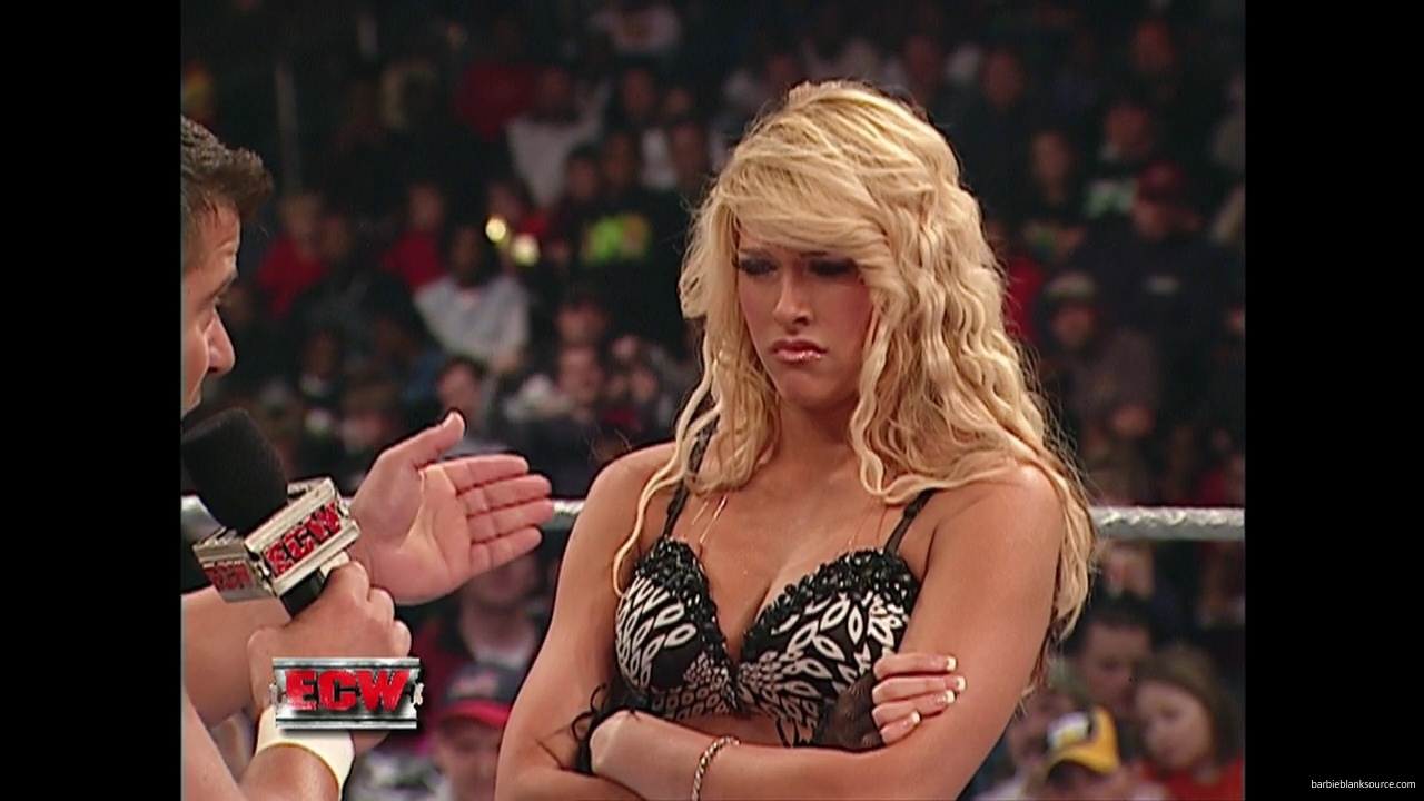 WWE_ECW_01_16_07_Kelly_Ringside_mp40283.jpg