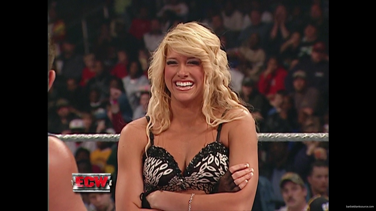 WWE_ECW_01_16_07_Kelly_Ringside_mp40299.jpg