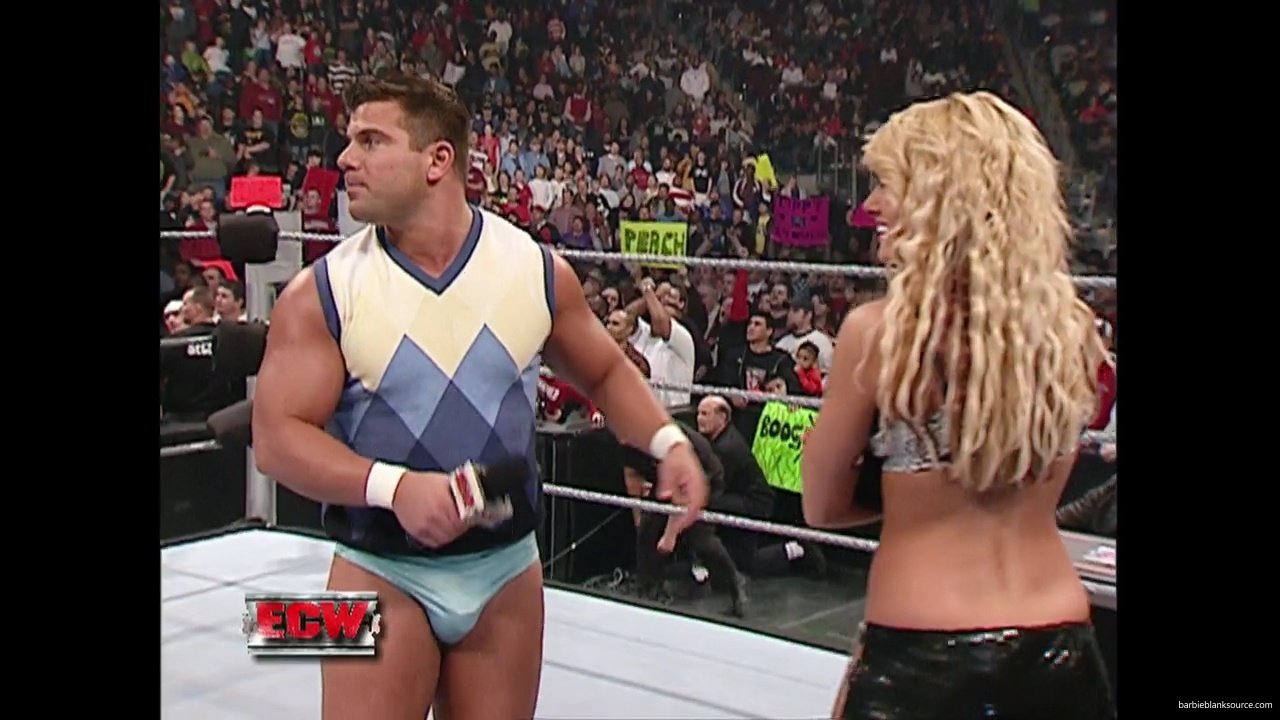 WWE_ECW_01_16_07_Kelly_Ringside_mp40301.jpg