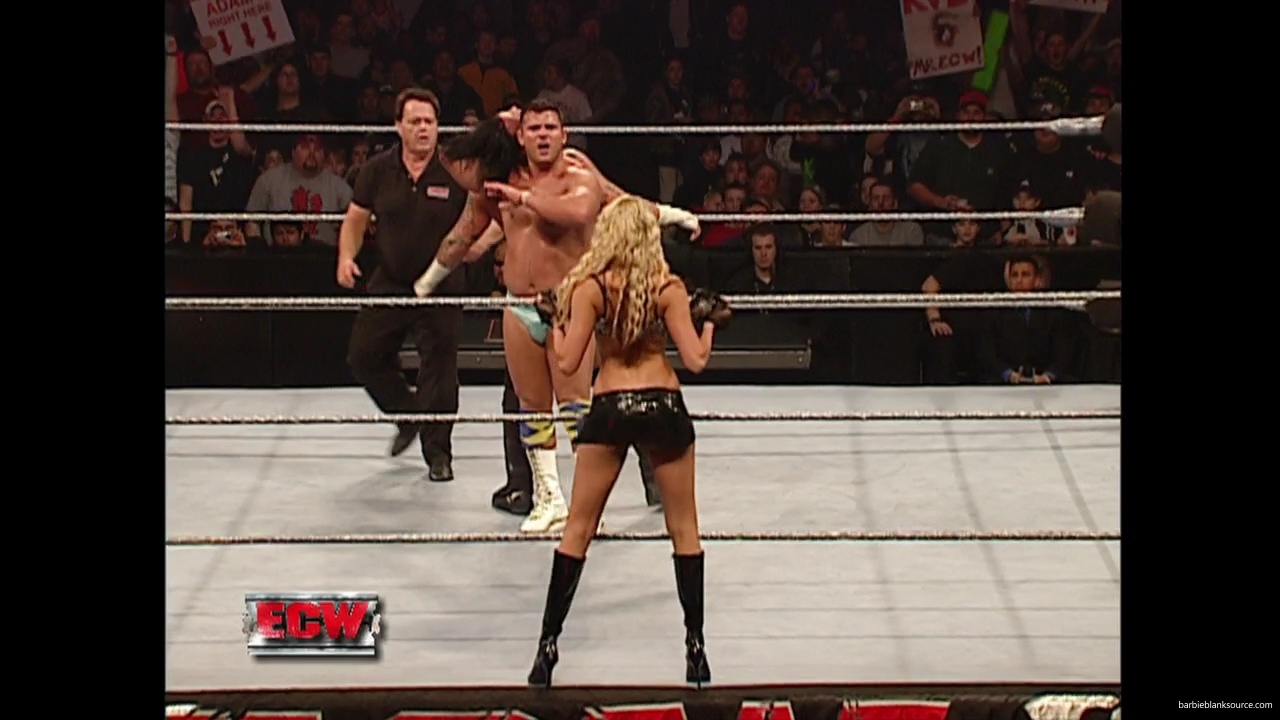 WWE_ECW_01_16_07_Kelly_Ringside_mp40370.jpg