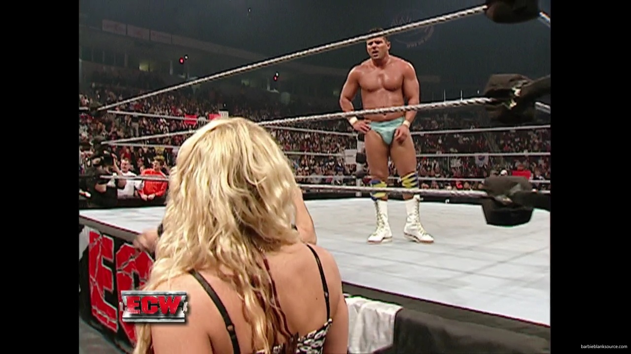 WWE_ECW_01_16_07_Kelly_Ringside_mp40381.jpg