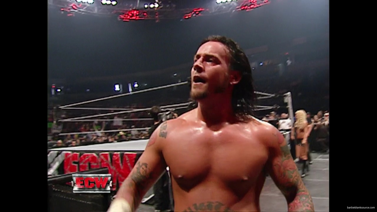 WWE_ECW_01_16_07_Kelly_Ringside_mp40384.jpg