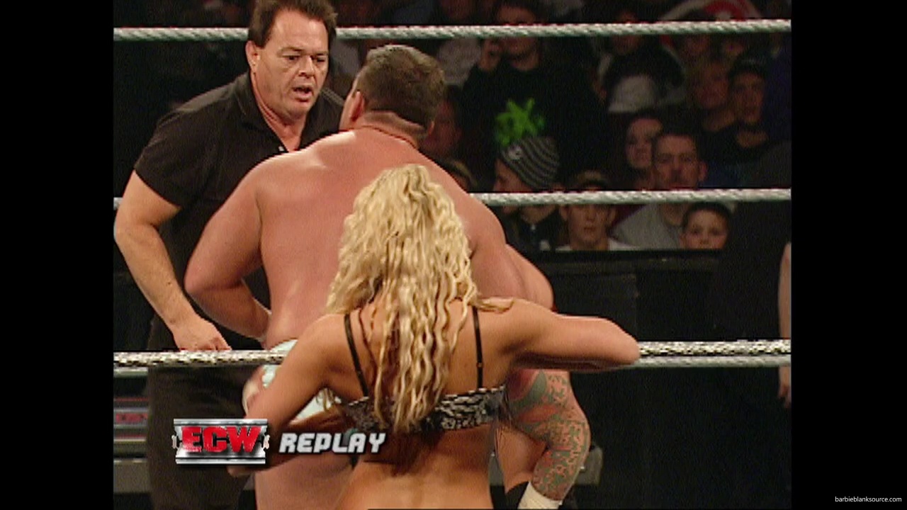 WWE_ECW_01_16_07_Kelly_Ringside_mp40393.jpg