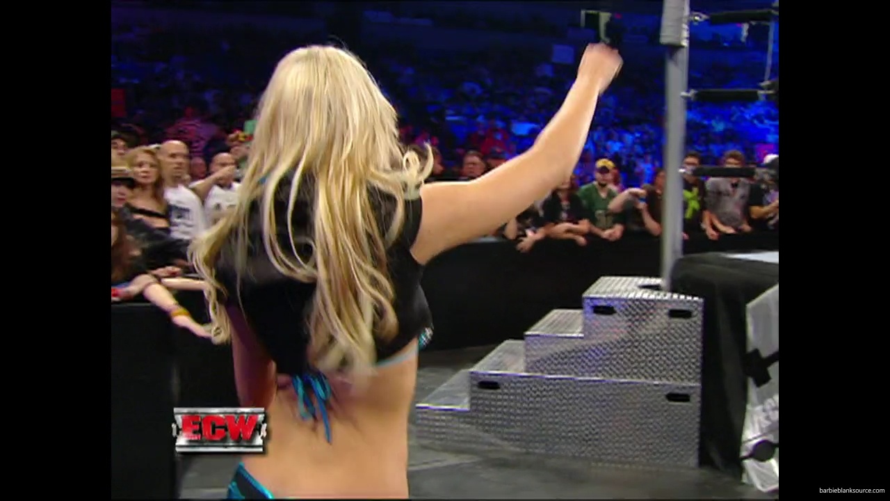 WWE_ECW_01_08_08_Kelly_Layla_Segment_Featuring_Lena_mp40034.jpg