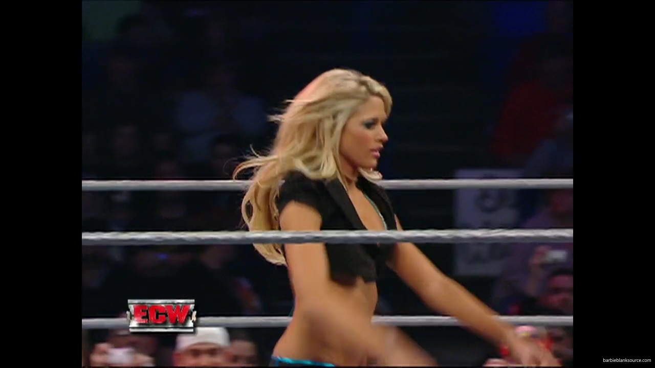 WWE_ECW_01_08_08_Kelly_Layla_Segment_Featuring_Lena_mp40045.jpg