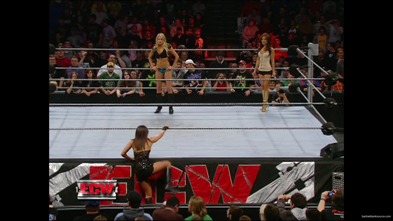 WWE_ECW_01_08_08_Kelly_Layla_Segment_Featuring_Lena_mp40075.jpg