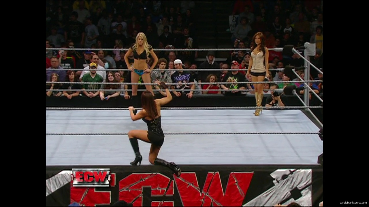 WWE_ECW_01_08_08_Kelly_Layla_Segment_Featuring_Lena_mp40076.jpg