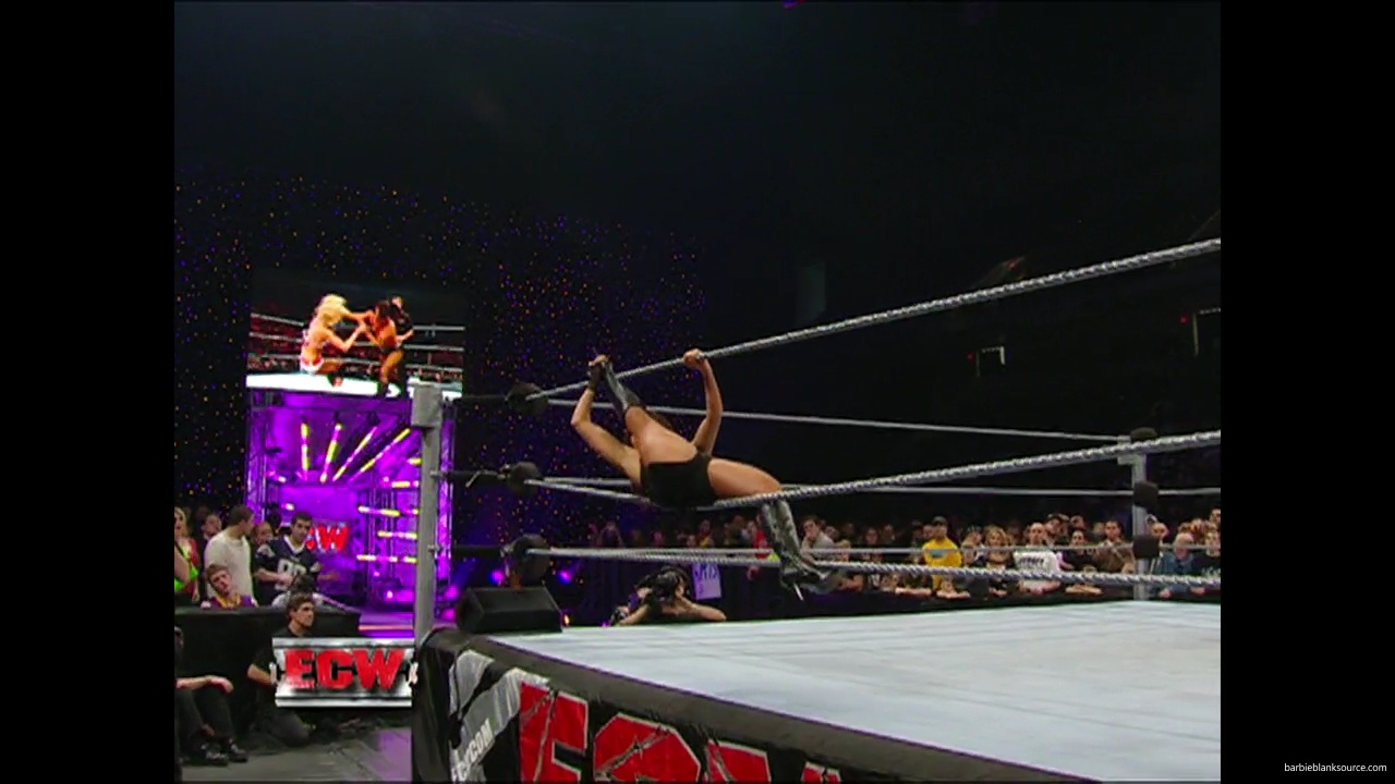 WWE_ECW_01_08_08_Kelly_Layla_Segment_Featuring_Lena_mp40081.jpg