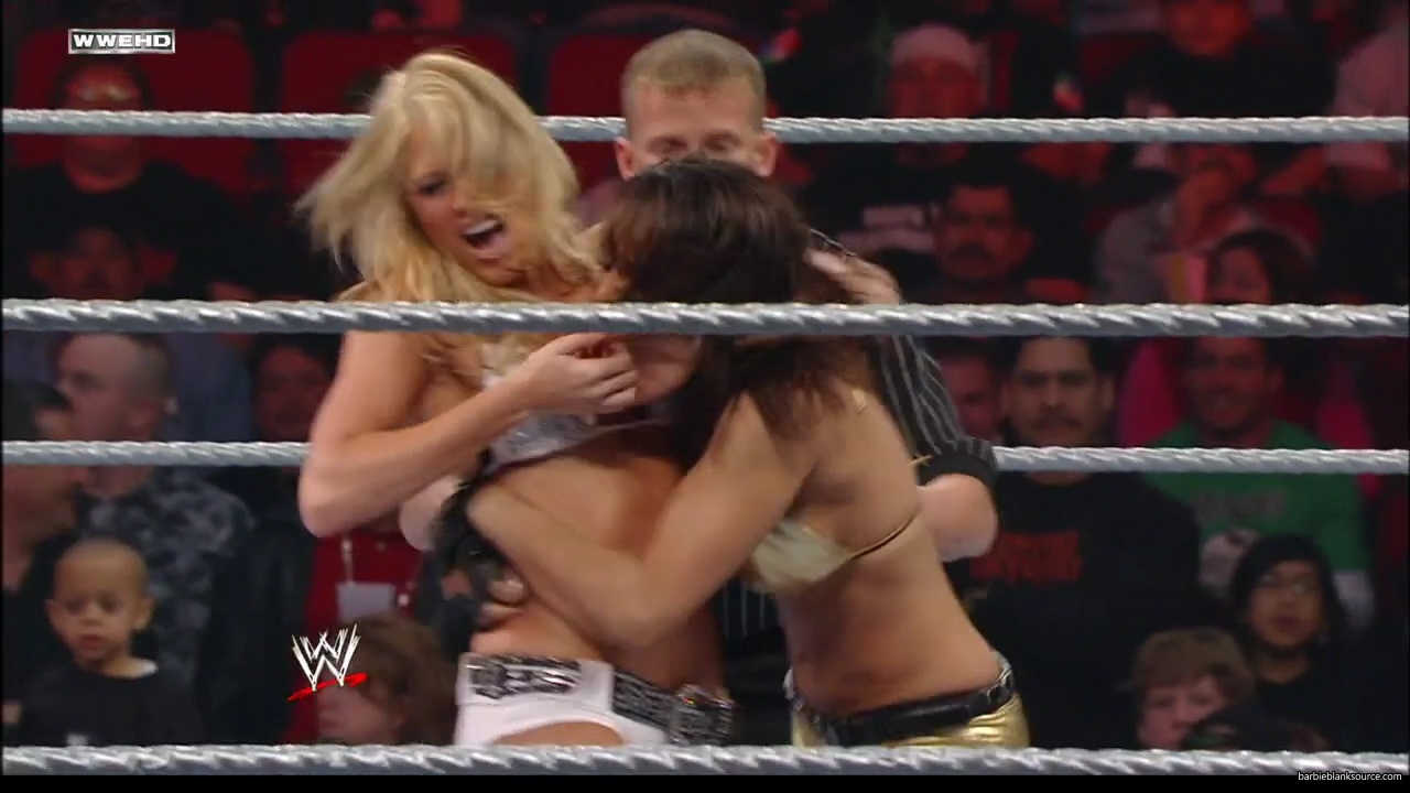 WWE_ECW_02_12_08_Kelly_vs_Layla_mp41643.jpg