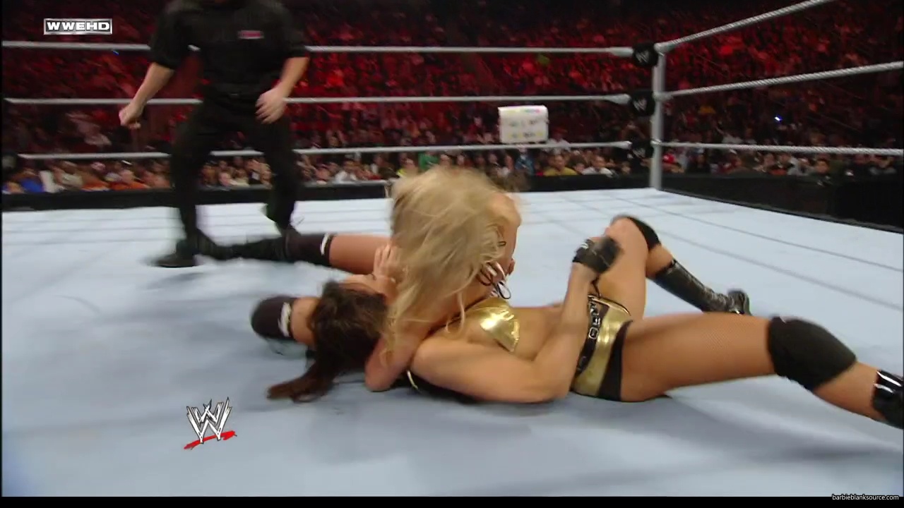 WWE_ECW_02_12_08_Kelly_vs_Layla_mp41653.jpg