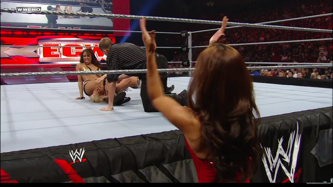 WWE_ECW_02_12_08_Kelly_vs_Layla_mp41666.jpg