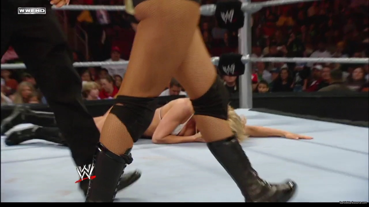 WWE_ECW_02_12_08_Kelly_vs_Layla_mp41714.jpg