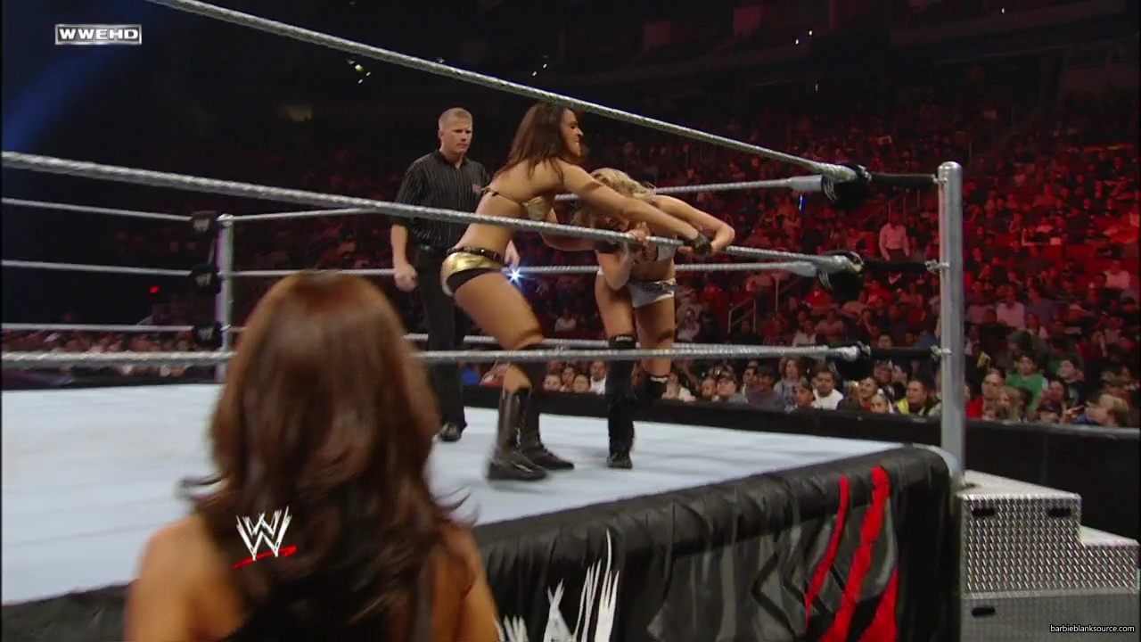 WWE_ECW_02_12_08_Kelly_vs_Layla_mp41720.jpg