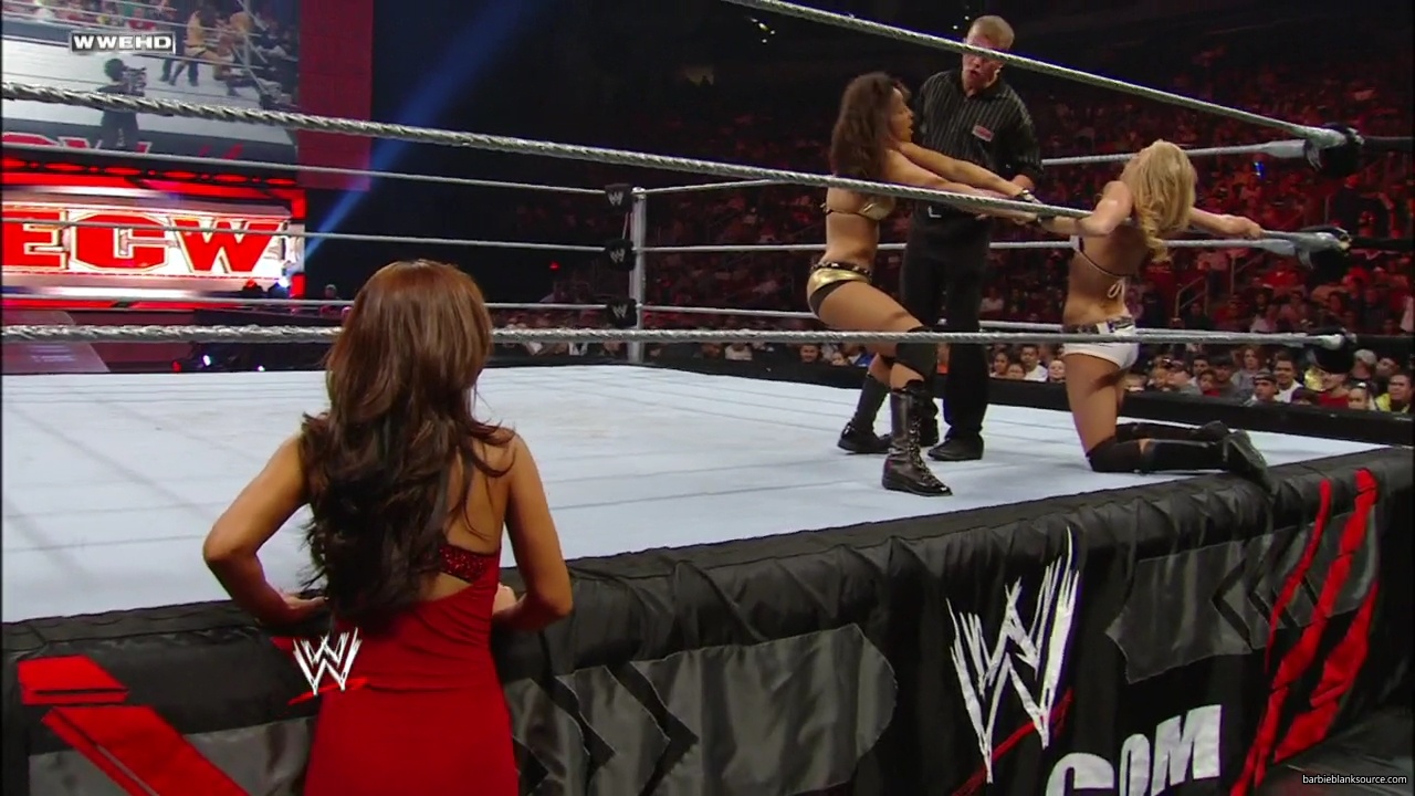 WWE_ECW_02_12_08_Kelly_vs_Layla_mp41733.jpg