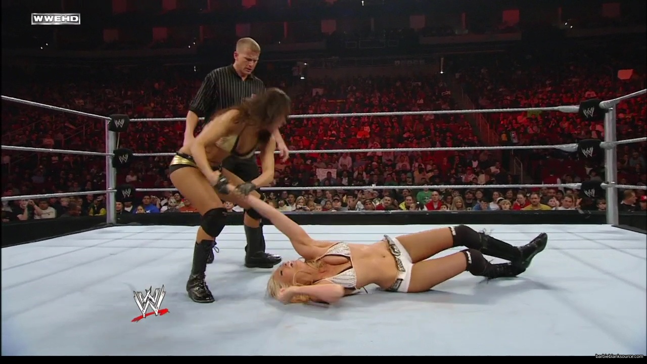 WWE_ECW_02_12_08_Kelly_vs_Layla_mp41745.jpg