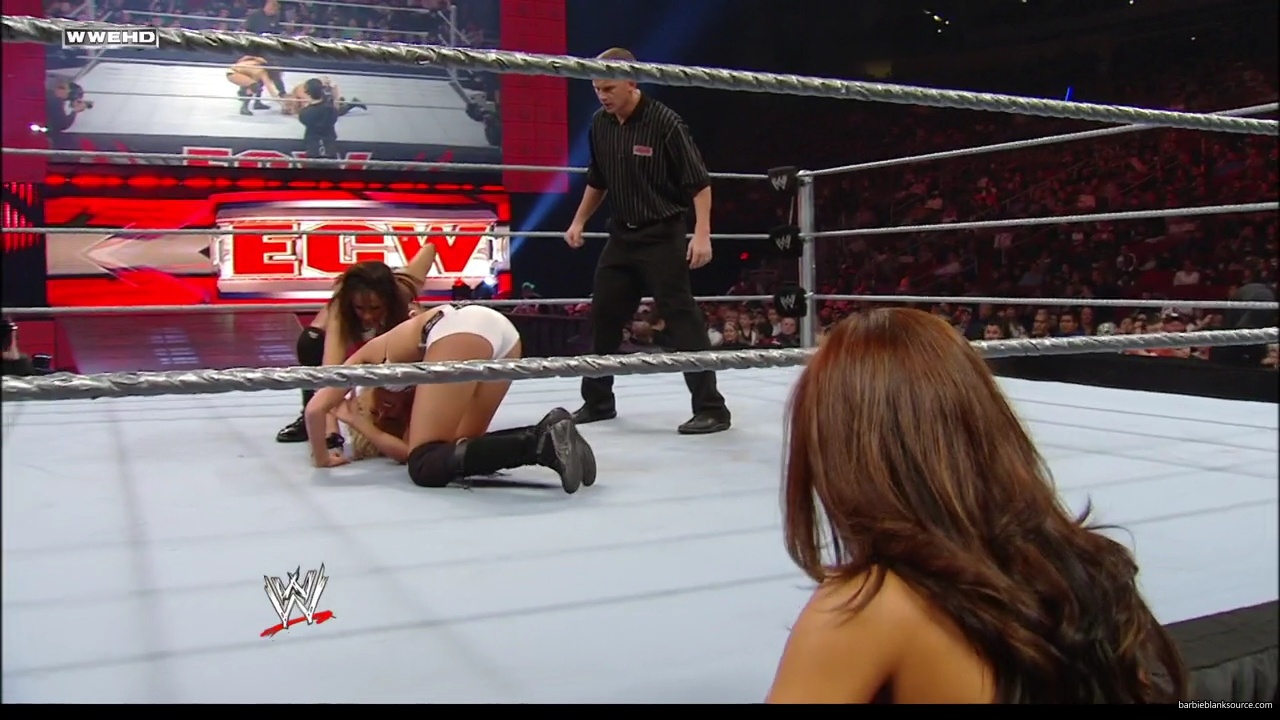 WWE_ECW_02_12_08_Kelly_vs_Layla_mp41768.jpg