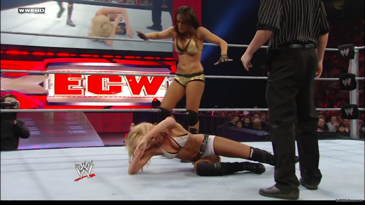 WWE_ECW_02_12_08_Kelly_vs_Layla_mp41792.jpg