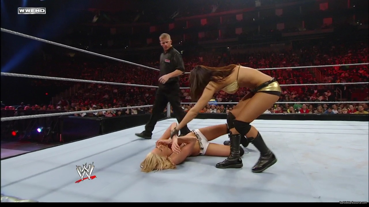 WWE_ECW_02_12_08_Kelly_vs_Layla_mp41797.jpg