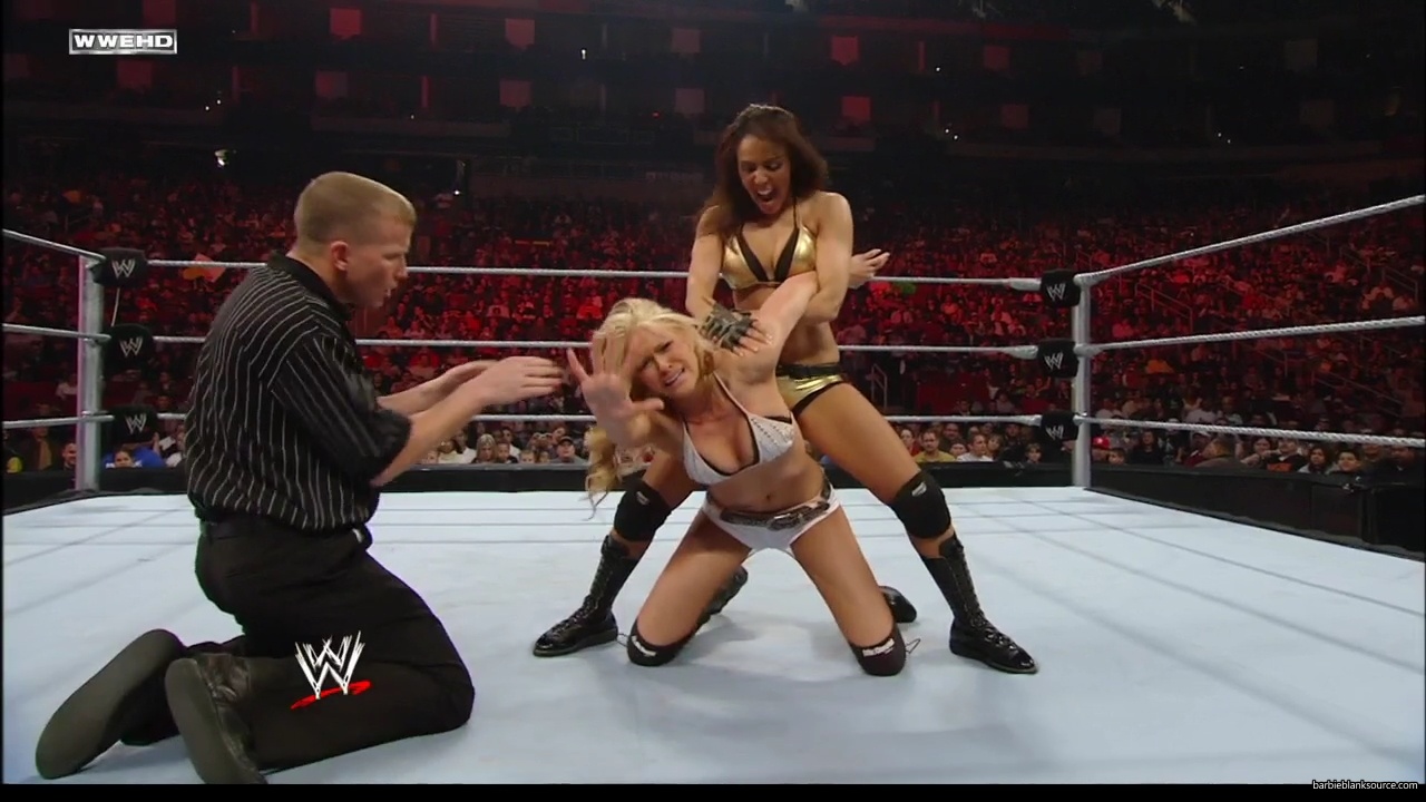 WWE_ECW_02_12_08_Kelly_vs_Layla_mp41806.jpg