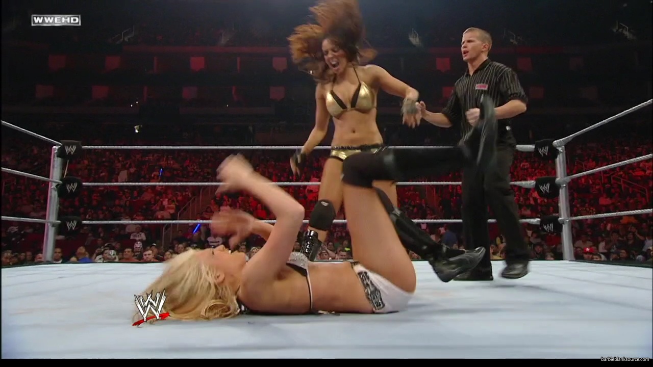 WWE_ECW_02_12_08_Kelly_vs_Layla_mp41827.jpg