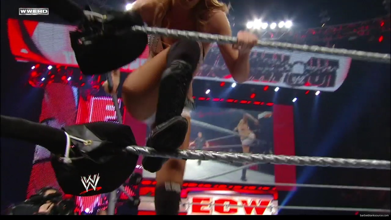 WWE_ECW_02_12_08_Kelly_vs_Layla_mp41850.jpg