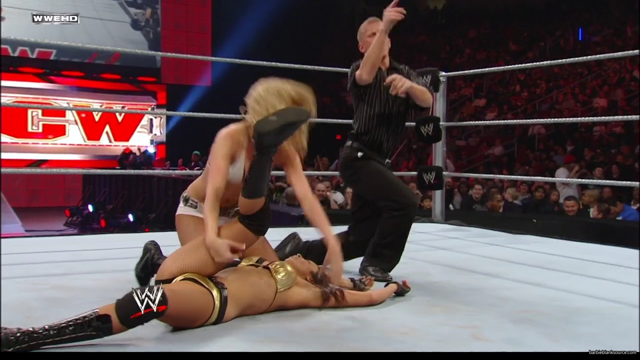 WWE_ECW_02_12_08_Kelly_vs_Layla_mp41872.jpg