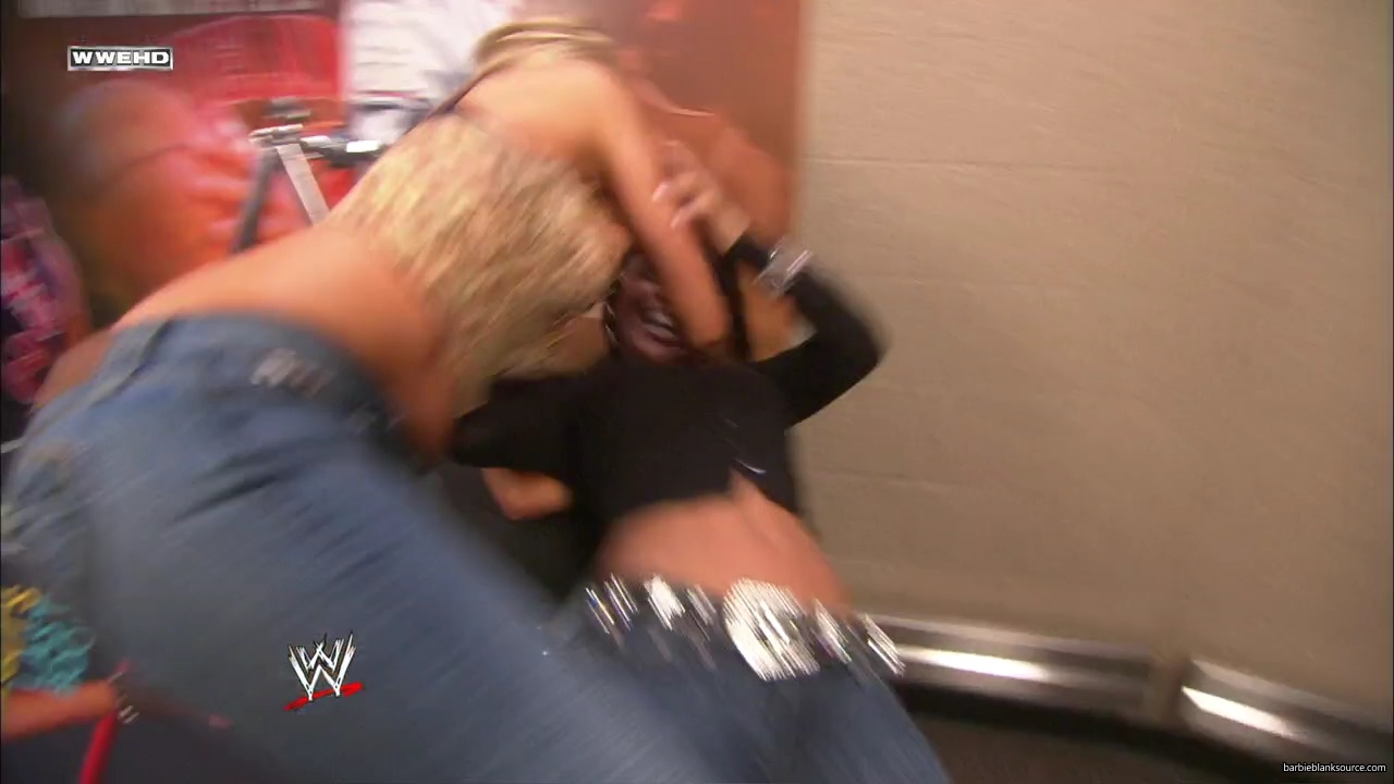 WWE_ECW_03_04_08_Kelly_Layla_Backstage_Fight_Segment_mp42548.jpg