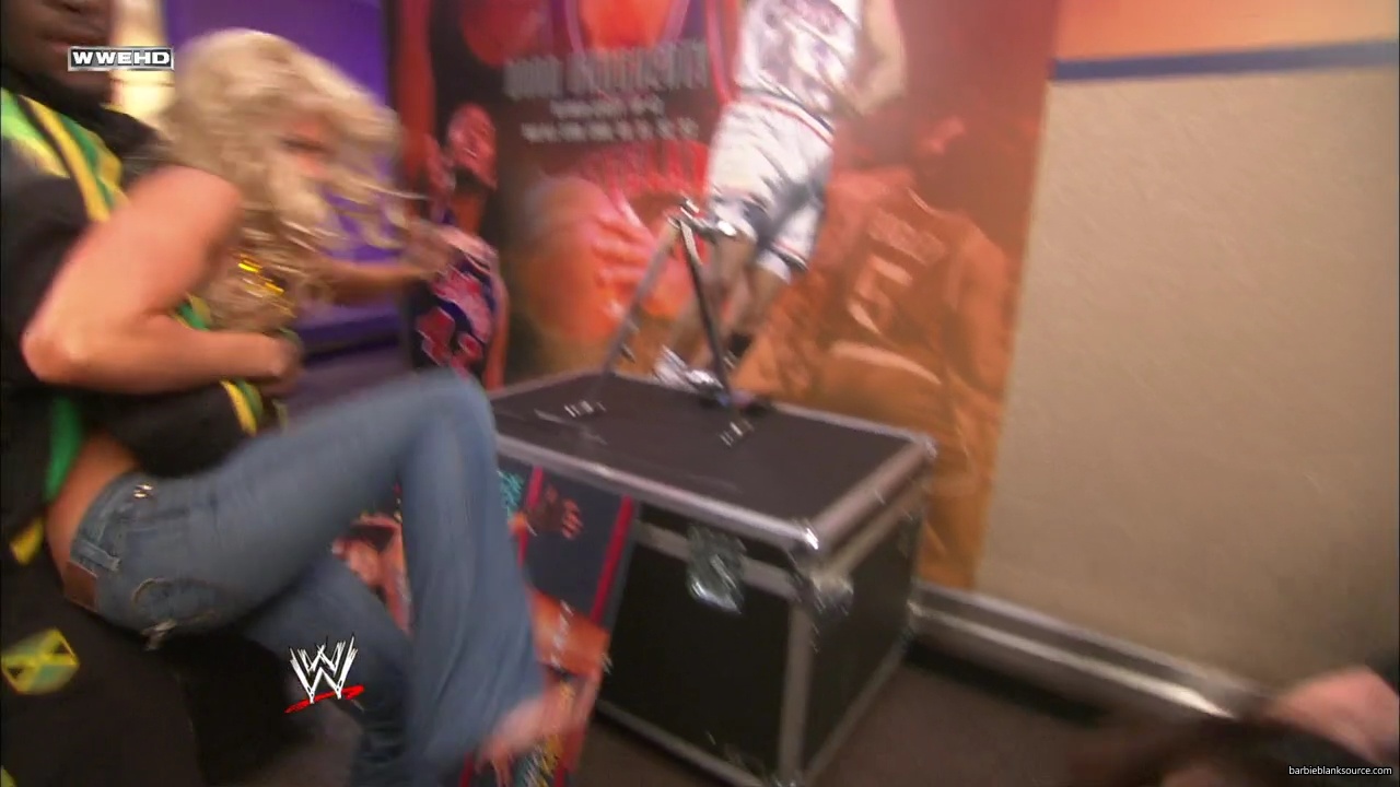WWE_ECW_03_04_08_Kelly_Layla_Backstage_Fight_Segment_mp42555.jpg