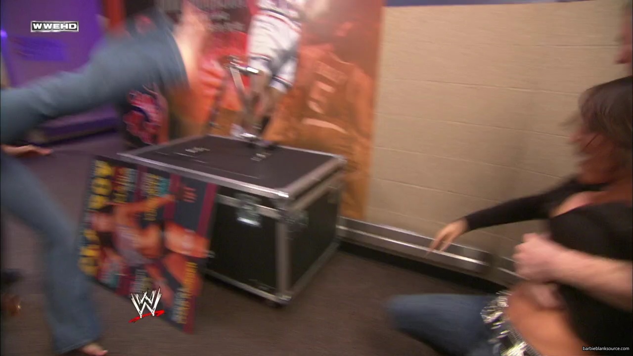 WWE_ECW_03_04_08_Kelly_Layla_Backstage_Fight_Segment_mp42556.jpg