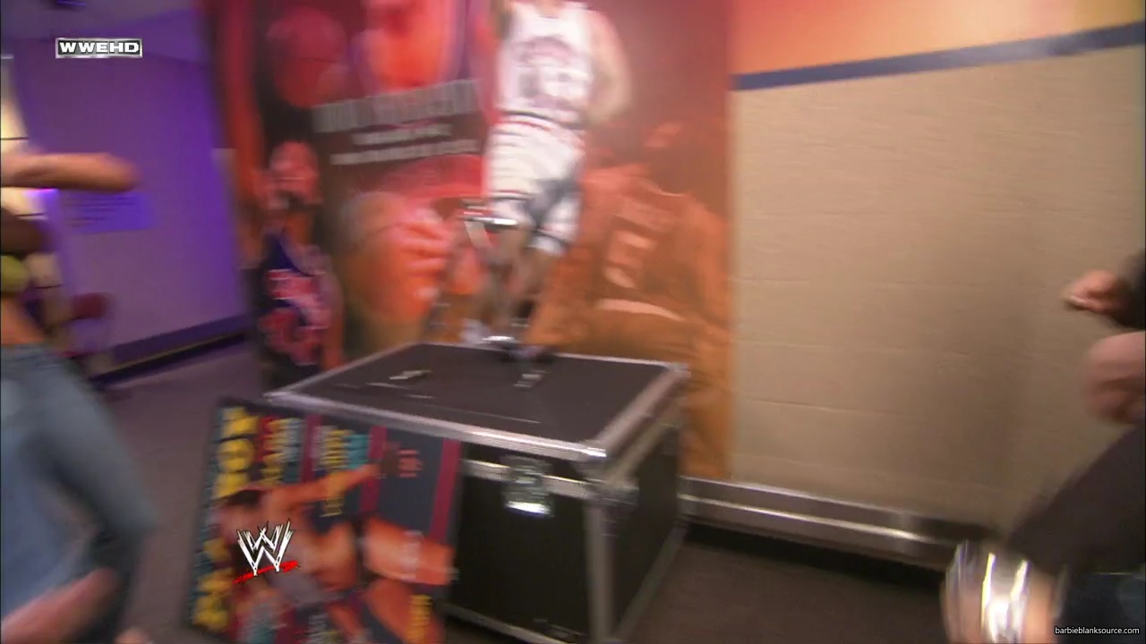 WWE_ECW_03_04_08_Kelly_Layla_Backstage_Fight_Segment_mp42557.jpg