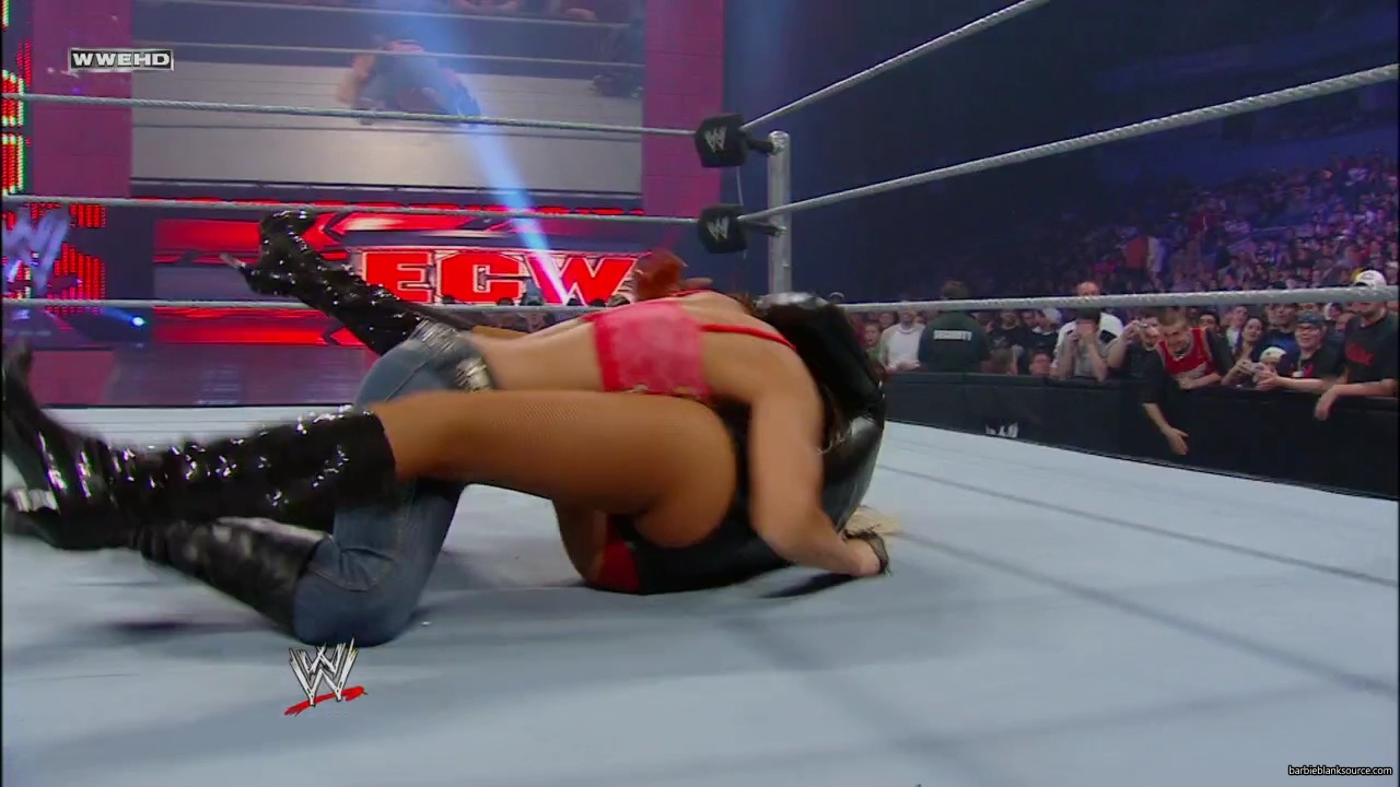 WWE_ECW_05_06_08_Kelly_Layla_Segment_mp40506.jpg