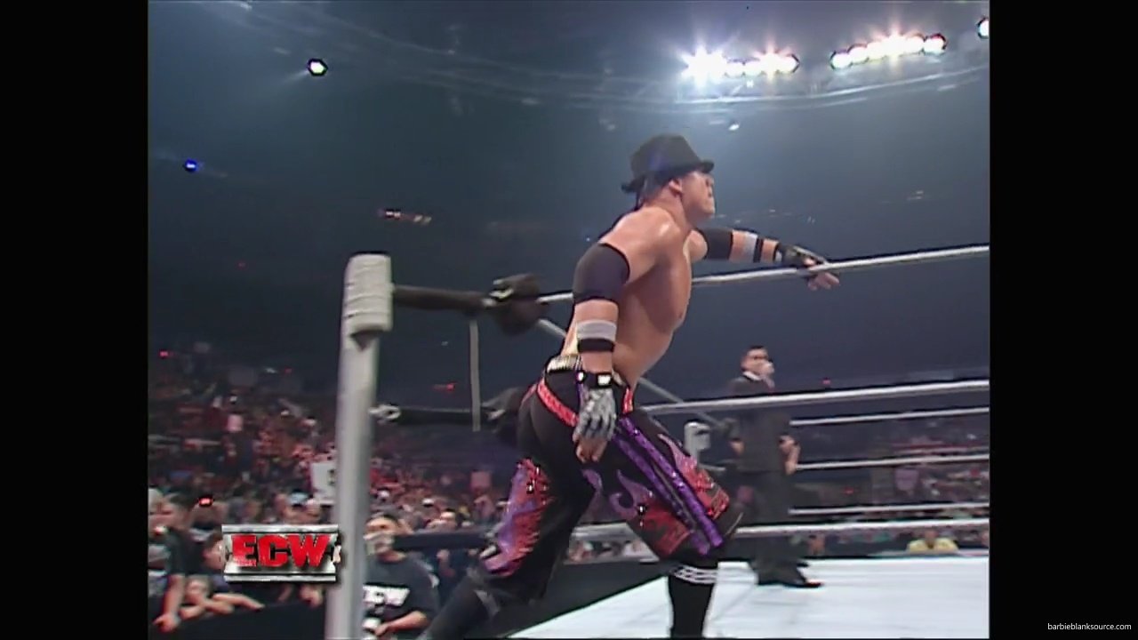 WWE_ECW_10_09_07_Kelly_Ringside_mp40282.jpg