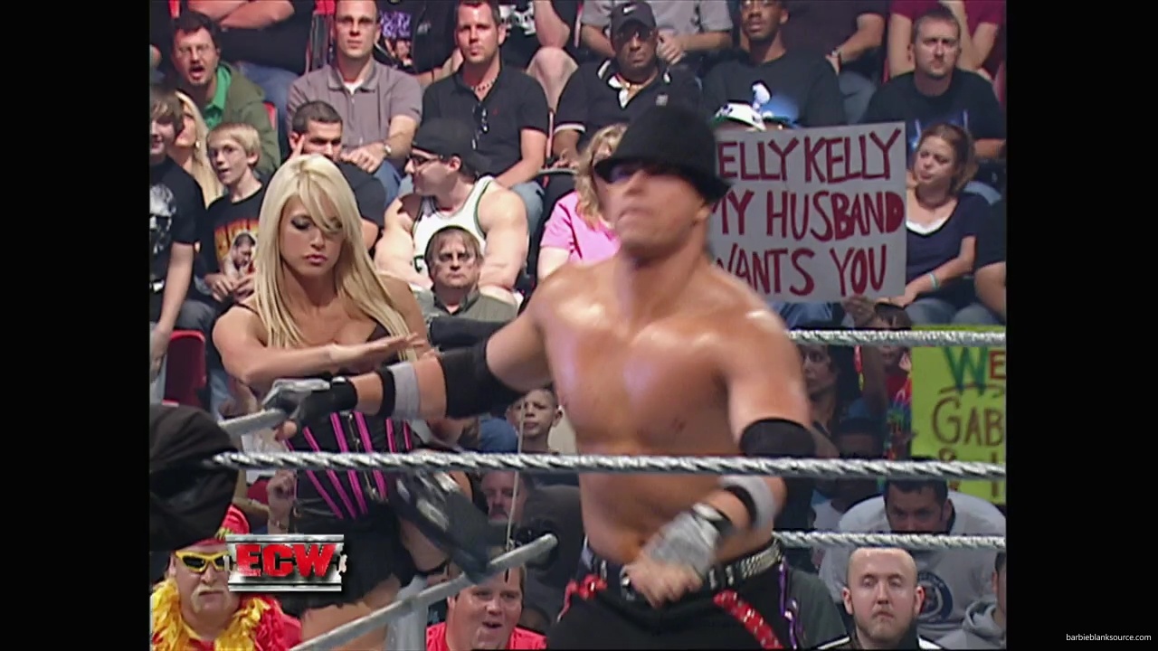 WWE_ECW_10_09_07_Kelly_Ringside_mp40286.jpg