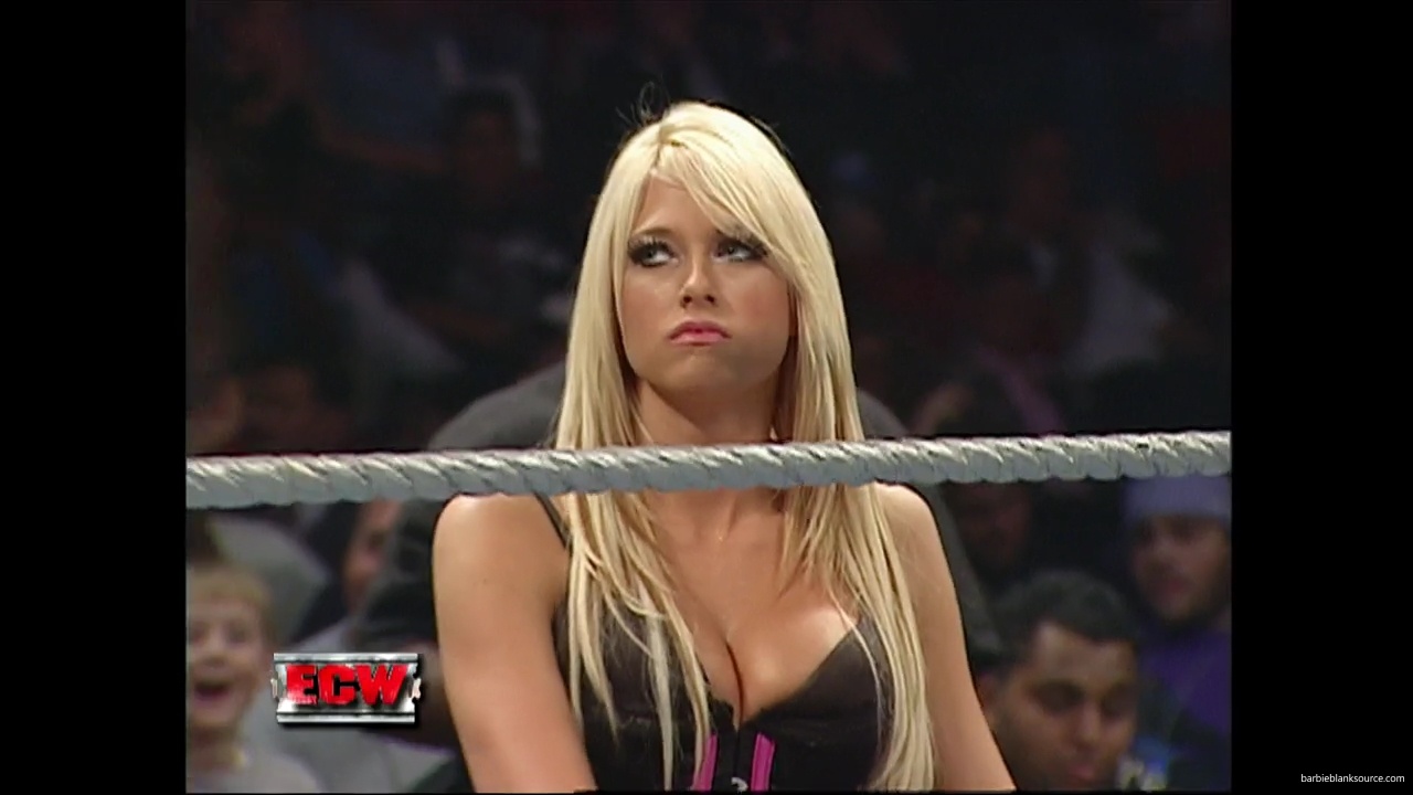 WWE_ECW_10_09_07_Kelly_Ringside_mp40307.jpg