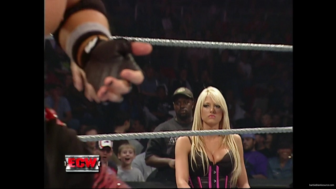 WWE_ECW_10_09_07_Kelly_Ringside_mp40308.jpg