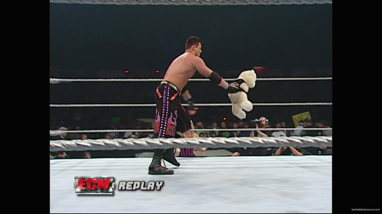 WWE_ECW_10_09_07_Kelly_Ringside_mp40403.jpg