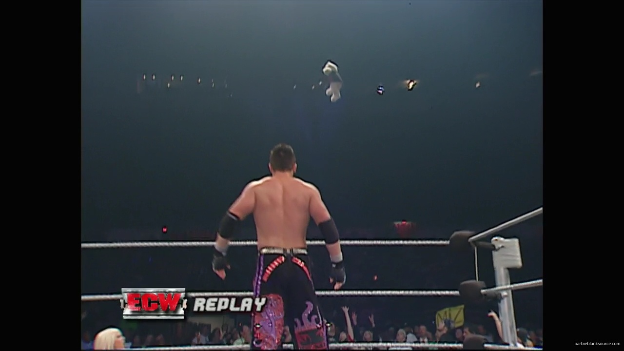 WWE_ECW_10_09_07_Kelly_Ringside_mp40407.jpg