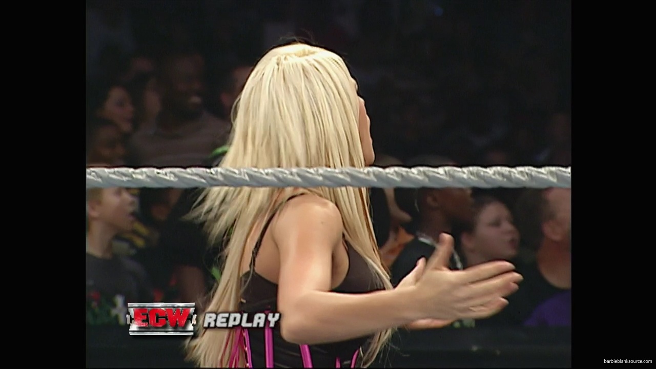 WWE_ECW_10_09_07_Kelly_Ringside_mp40413.jpg