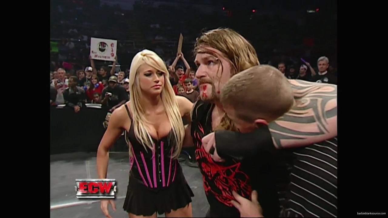 WWE_ECW_10_09_07_Kelly_Ringside_mp40424.jpg