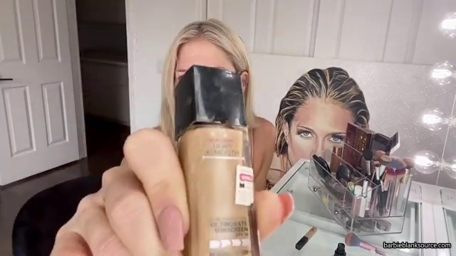 A_DAY_IN_THE_LIFE_OF_ME_28MINI_MAKEUP_TUTORIAL2C_WINE_INTERVIEW2C_DENTIST2C_HAIR_2C_AUTOGRAPH_SIGNING29_mp40094.jpg