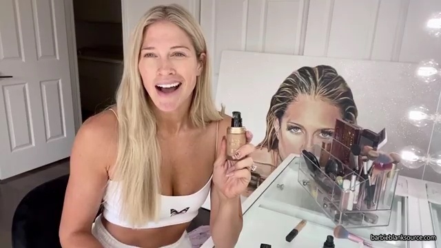 A_DAY_IN_THE_LIFE_OF_ME_28MINI_MAKEUP_TUTORIAL2C_WINE_INTERVIEW2C_DENTIST2C_HAIR_2C_AUTOGRAPH_SIGNING29_mp40112.jpg