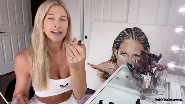 A_DAY_IN_THE_LIFE_OF_ME_28MINI_MAKEUP_TUTORIAL2C_WINE_INTERVIEW2C_DENTIST2C_HAIR_2C_AUTOGRAPH_SIGNING29_mp40185.jpg
