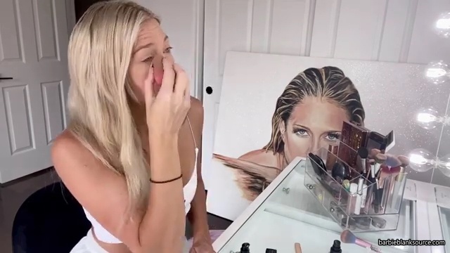 A_DAY_IN_THE_LIFE_OF_ME_28MINI_MAKEUP_TUTORIAL2C_WINE_INTERVIEW2C_DENTIST2C_HAIR_2C_AUTOGRAPH_SIGNING29_mp40196.jpg